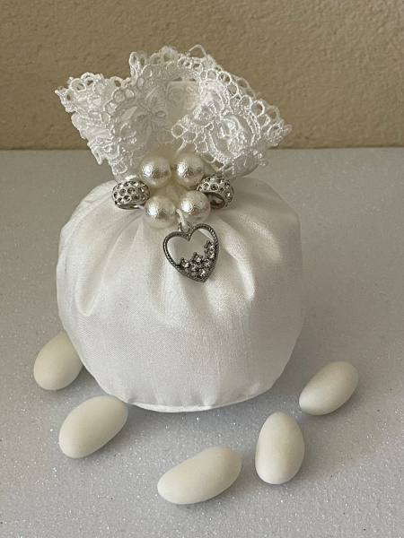 Stoff beutel mit Strass und Perlen